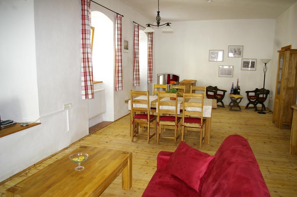 Ferienwohnung Zum Kapuziner بويزدورف الغرفة الصورة